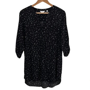 Reitmans women’s button down tunic blouse. Black and white heart pattern. EUC. L